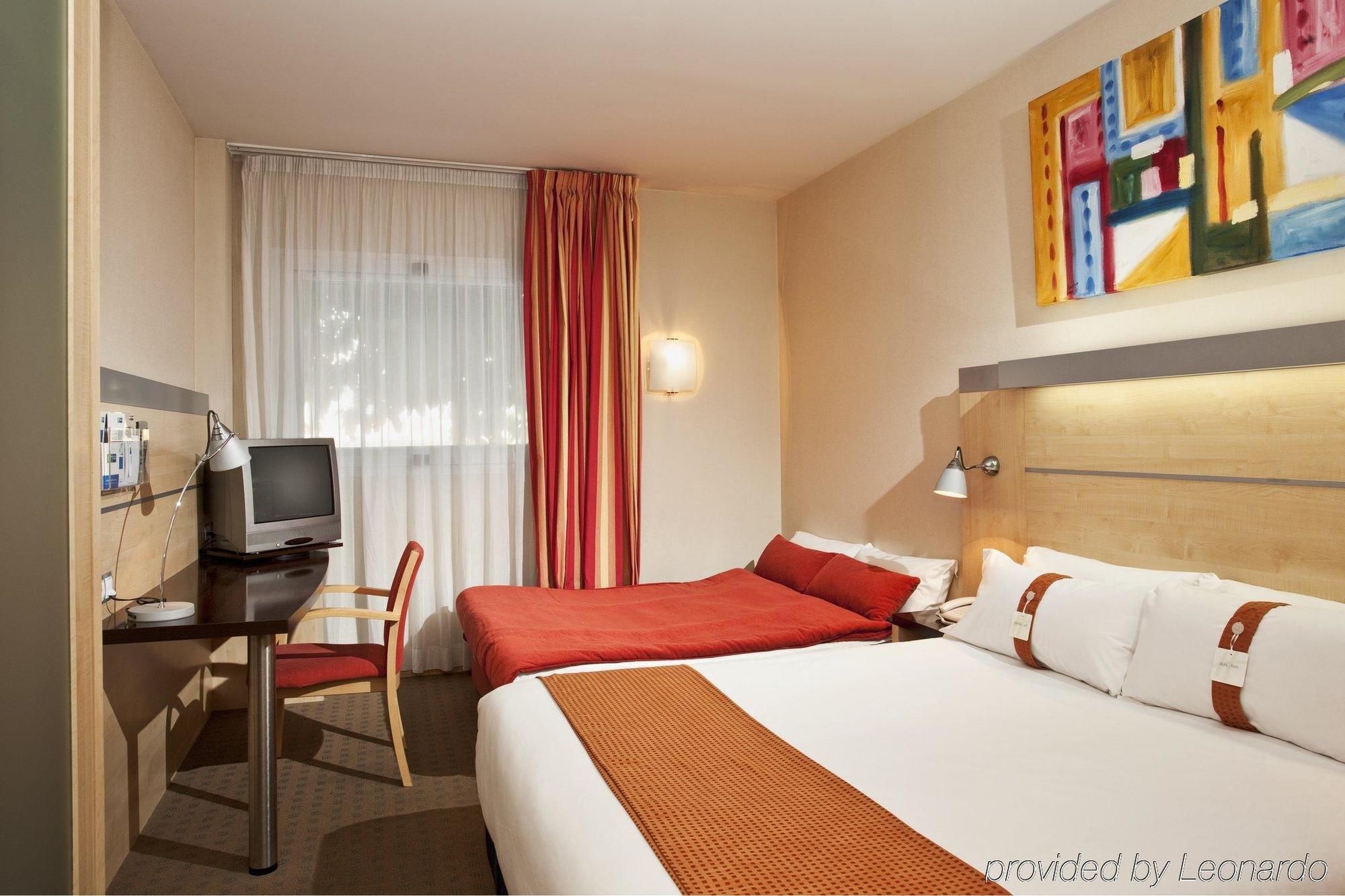 Hotel Holiday Inn Express Madrid-Rivas By Ihg Room photo